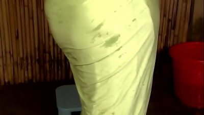 brief film Aunty nipple evident bath720P